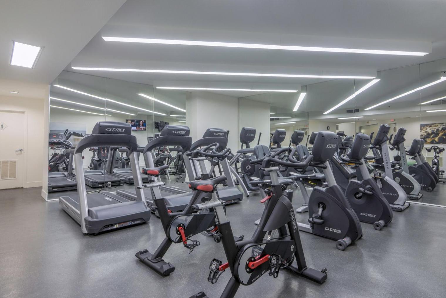S 1br W Pool Gym Nr San Fran Bay Sfo-393